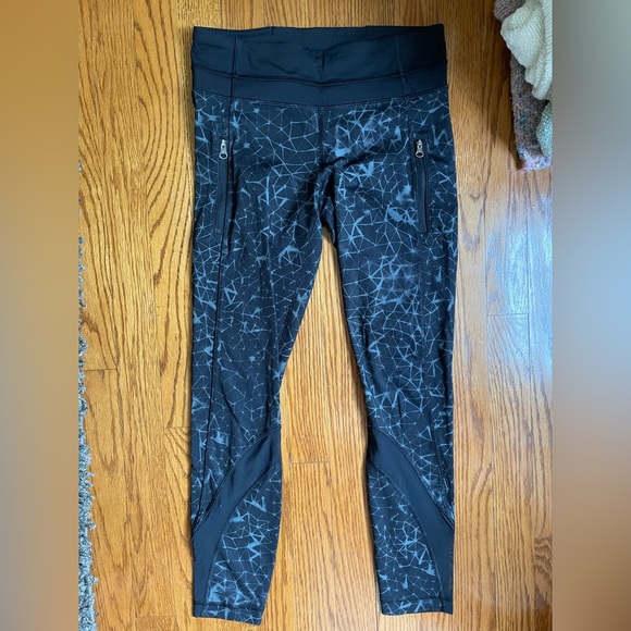 Lululemon Lightning Leggings - Picture 2 of 6